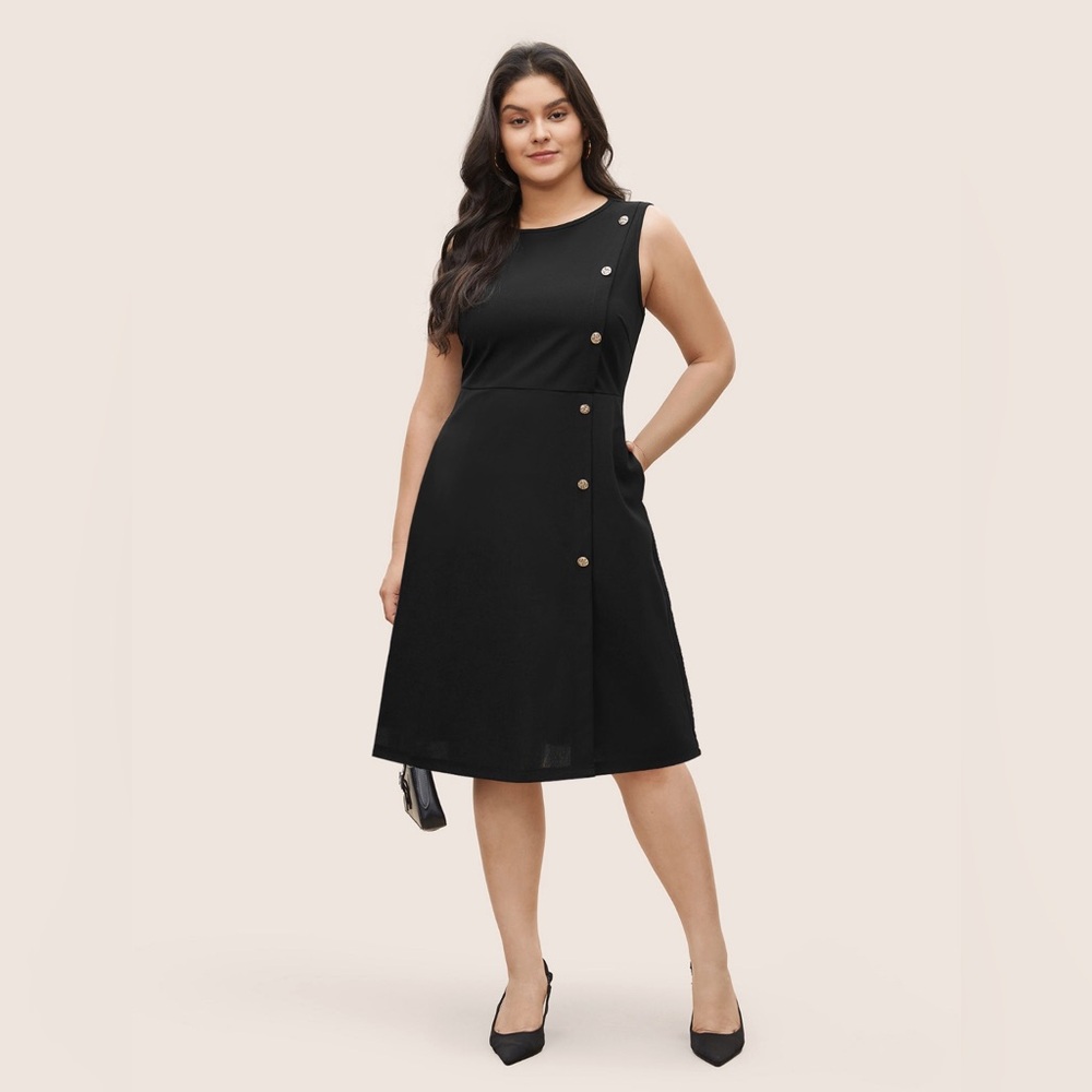 BloomChic Black Sleeveless Button Detail Pocket Dress